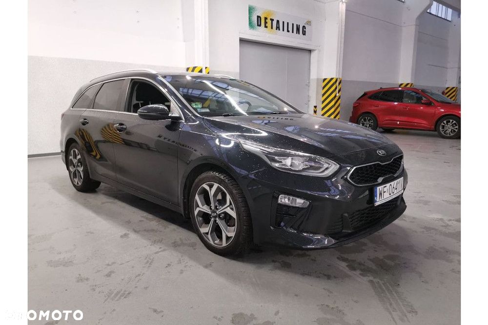 Kia Ceed - 8