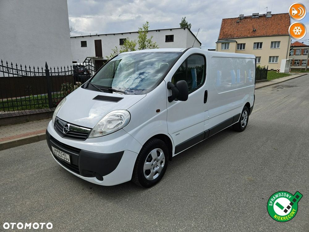 Opel Vivaro - 1