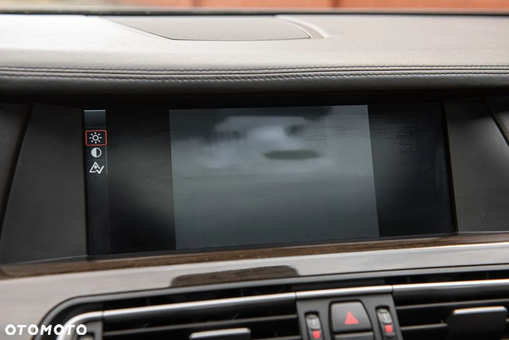 BMW Seria 7 750Li - 21