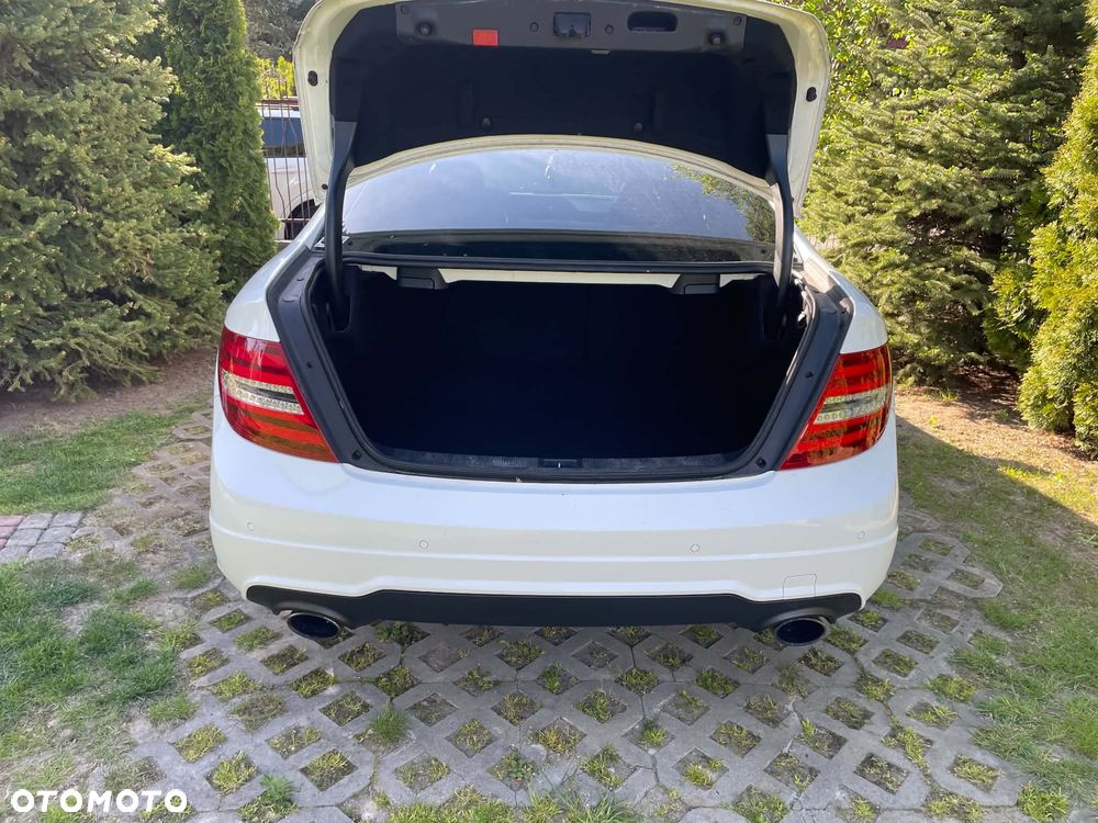 Mercedes-Benz Klasa C 250 CGI BlueEff Sport - 4