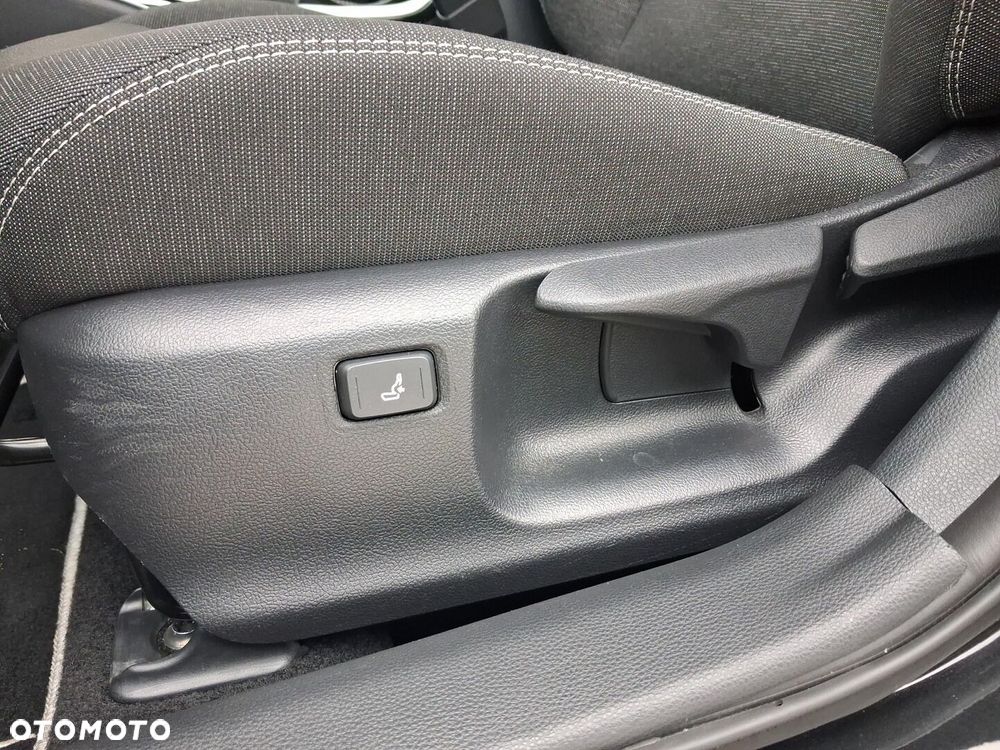 Toyota Corolla 1.8 Hybrid Style - 18