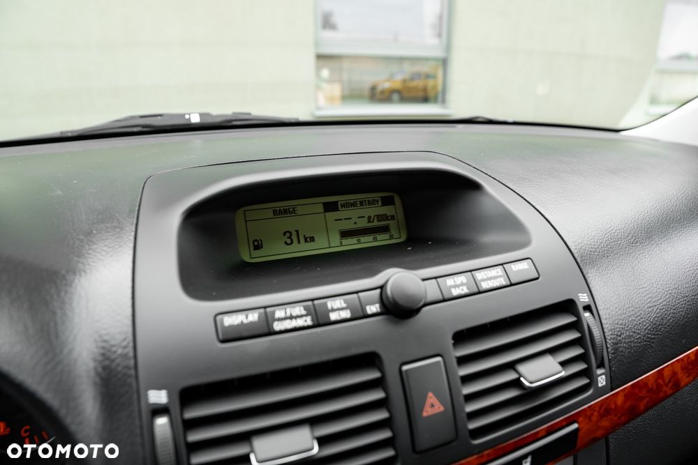 Toyota Avensis 1.8 VVT-i Executive - 29