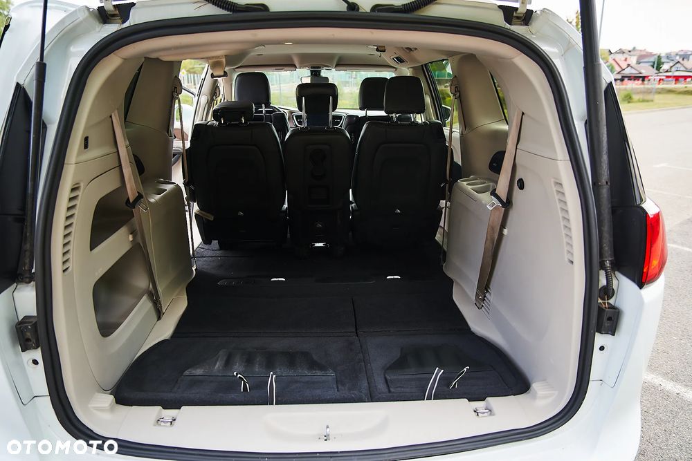 Chrysler Pacifica - 20