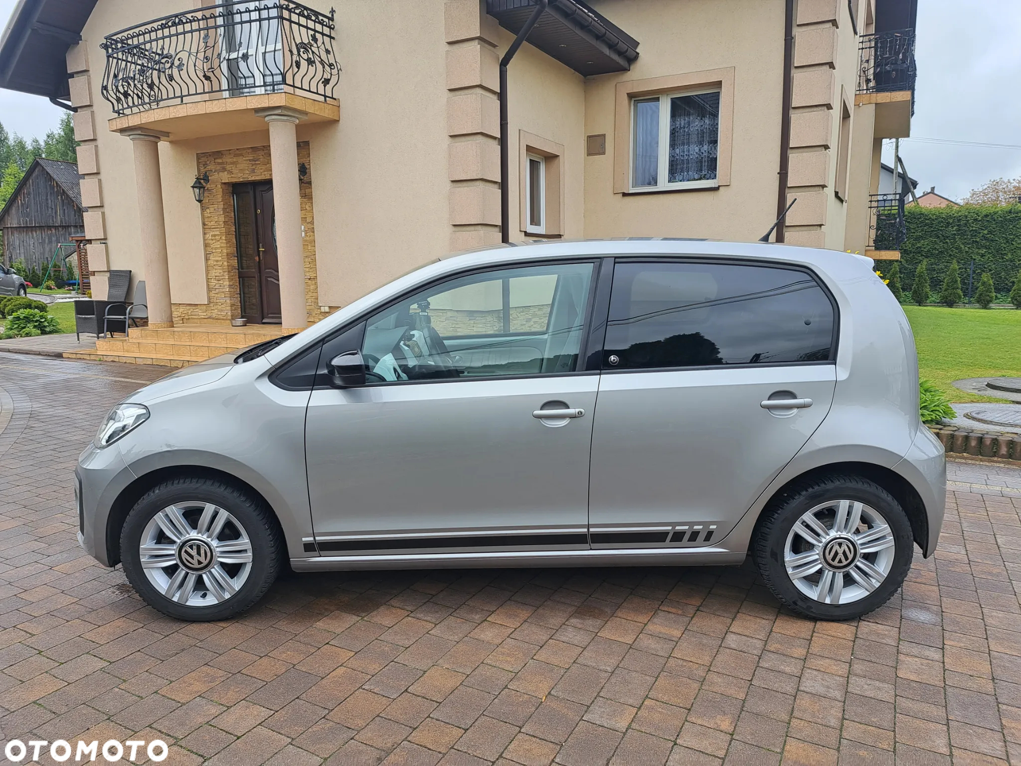 Volkswagen up! (BlueMotion Technology) beats - 12