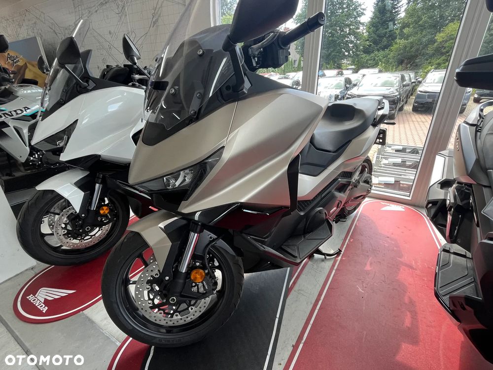 Honda NSS - 2