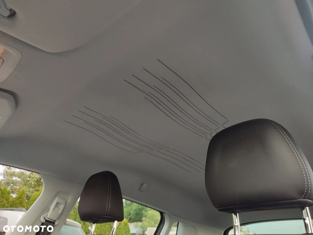 Peugeot 2008 1.2 Pure Tech GPF Allure S&S EAT6 - 37