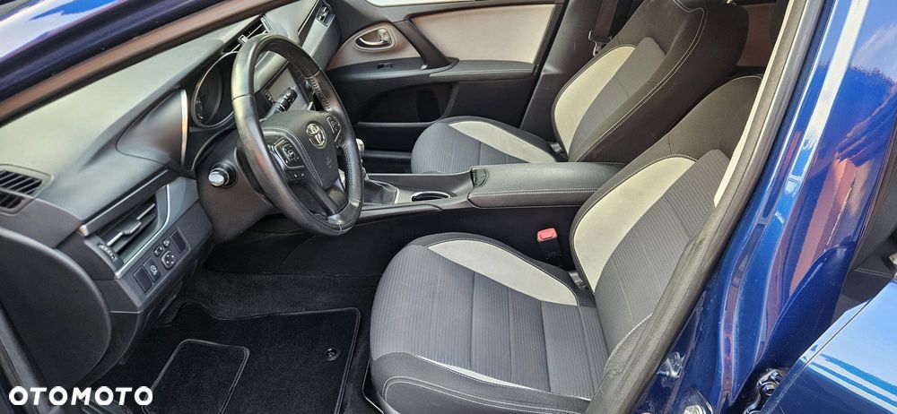 Toyota Avensis 2.0 D-4D Premium - 6