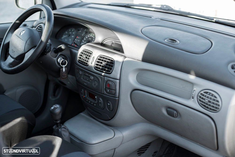 Renault Scénic 1.4 16V Conquest - 16