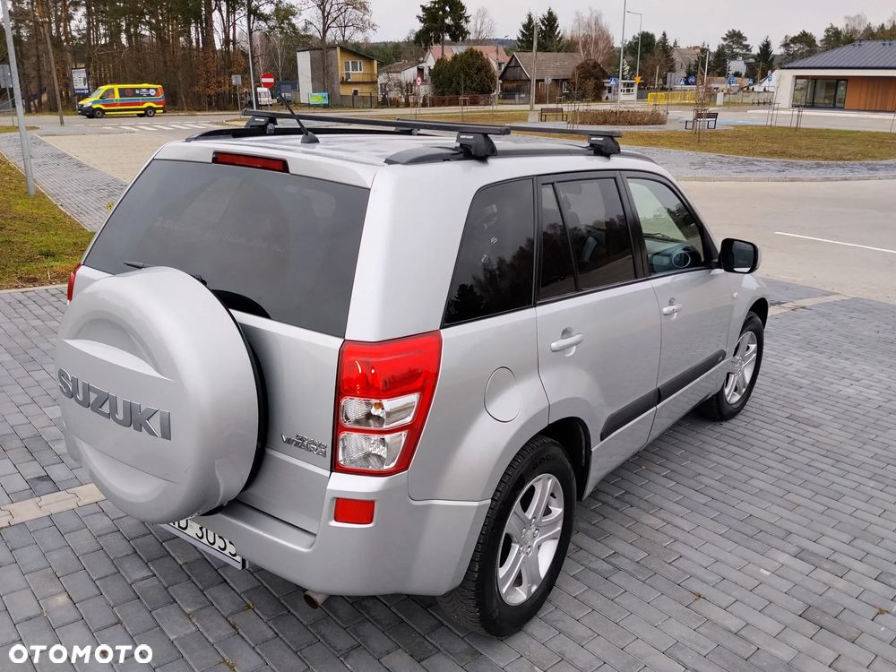 Suzuki Grand Vitara 2.0 - 11