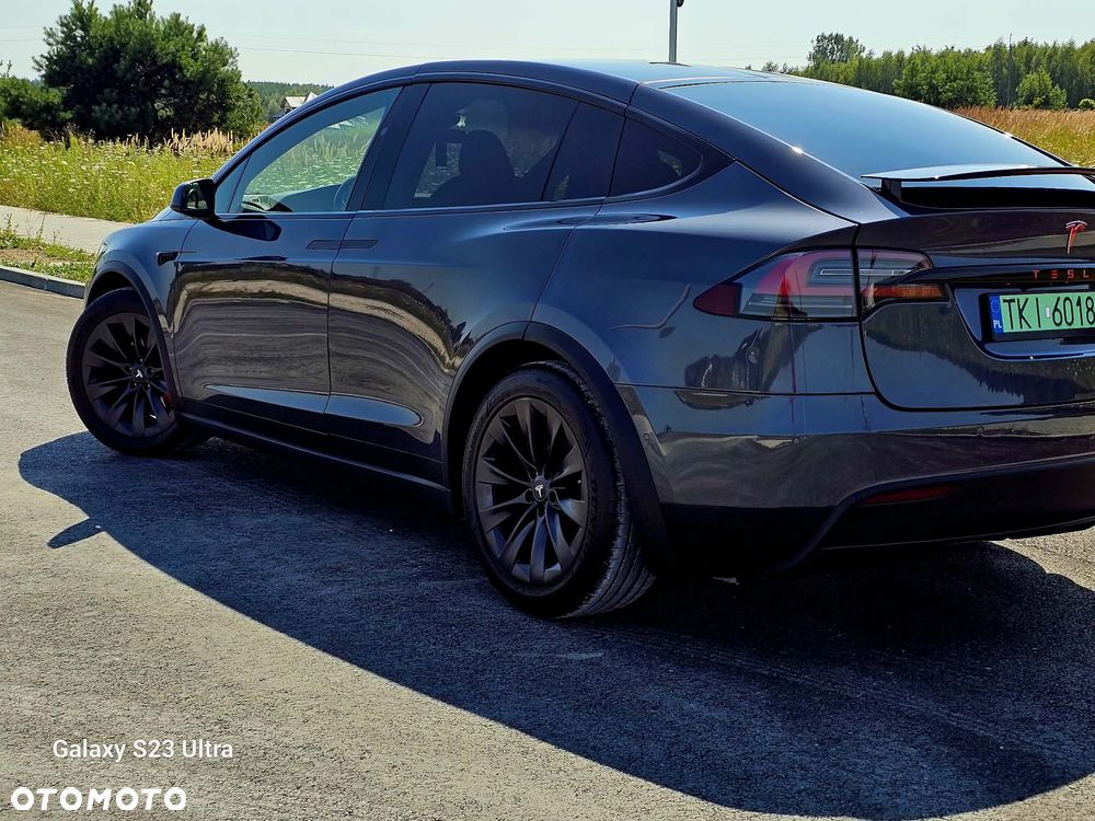 Tesla Model X - 3