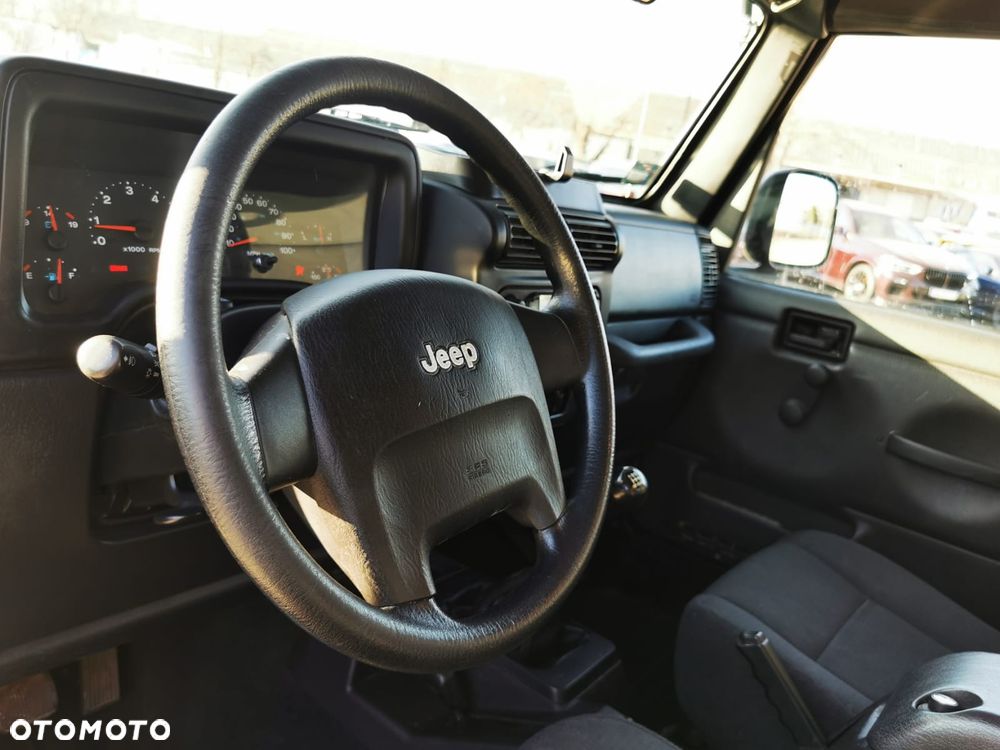 Jeep Wrangler 4.0 Sahara - 22