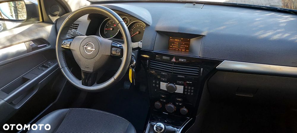 Nissan Note 1.6 more - 28