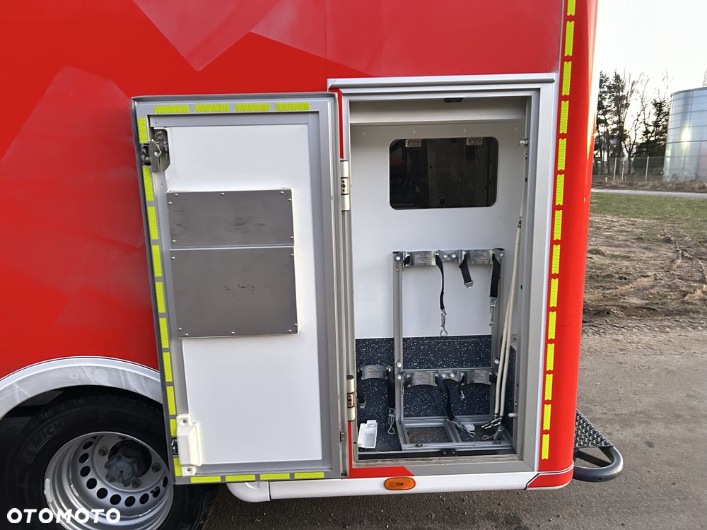 Mercedes-Benz Sprinter - 24