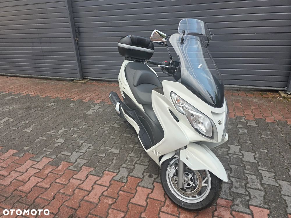 Suzuki Burgman - 14