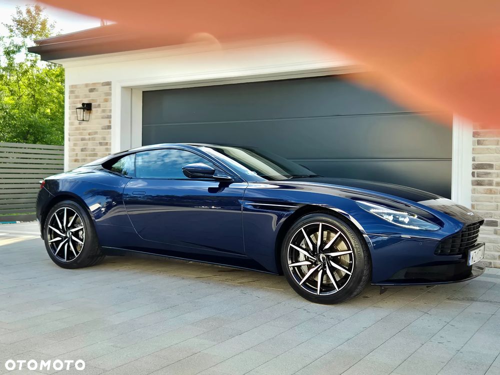 Aston Martin DB11 - 5