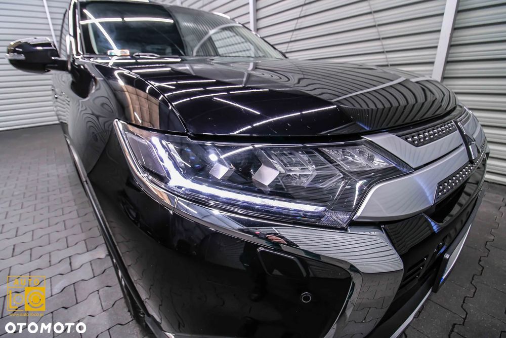 Mitsubishi Outlander 2.0 Instyle Navi 4WD CVT - 35