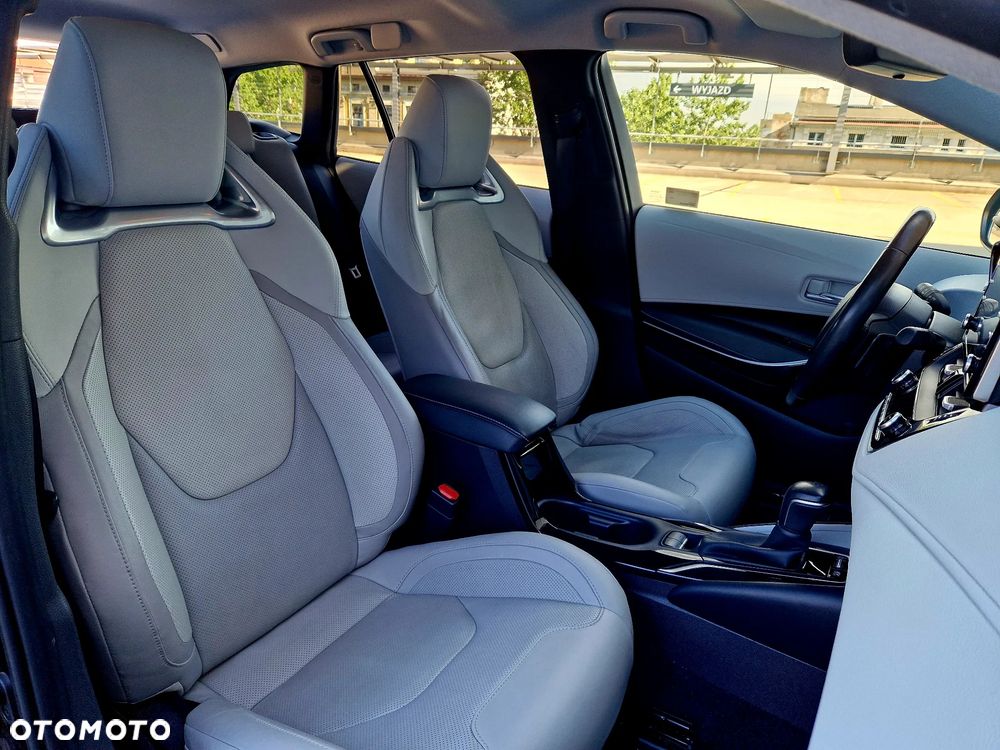 Toyota Corolla 2.0 Hybrid Executive - 26