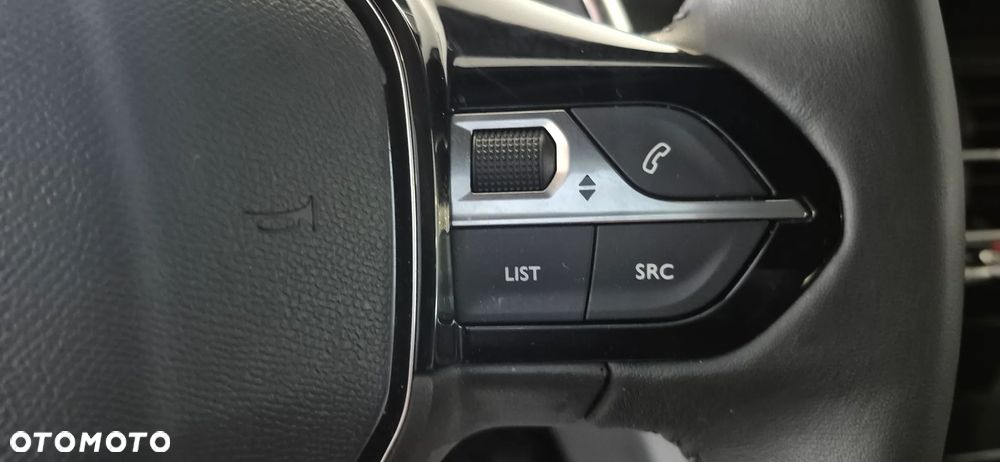 Peugeot 2008 PureTech 130 Allure S&S EAT8 - 13