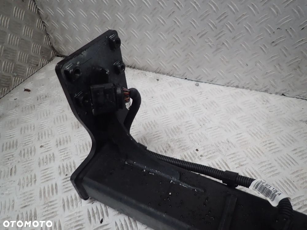 HAK VW CRAFTER 7CA803881D - 3