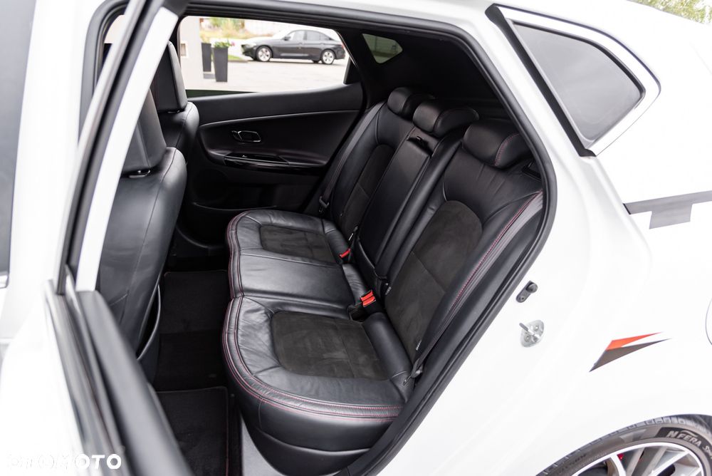 Kia Ceed 1.6 T-GDI GT L - 21