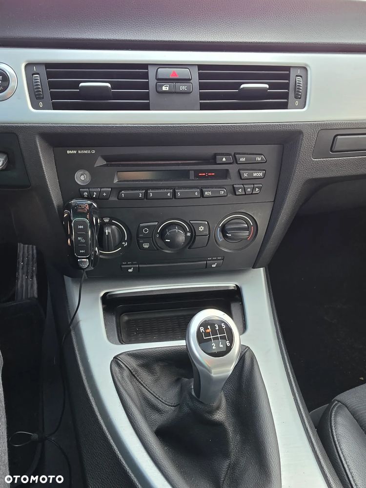 BMW Seria 3 325i - 6