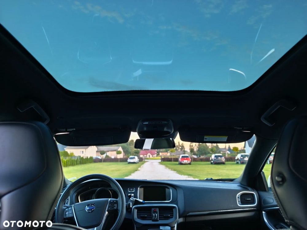 Volvo V40 T3 R-Design Momentum - 26