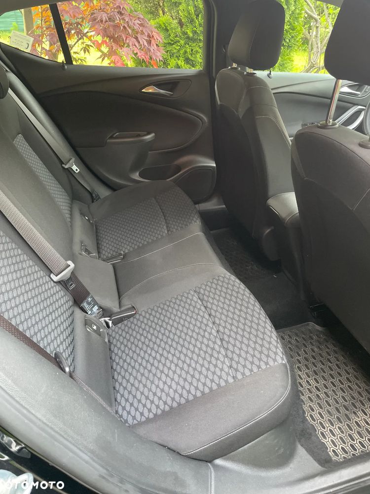 Opel Astra 1.4 T Enjoy S&S - 15