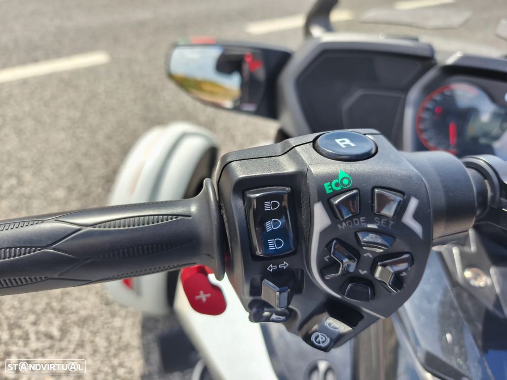 Can-Am Spyder F3 T - 15