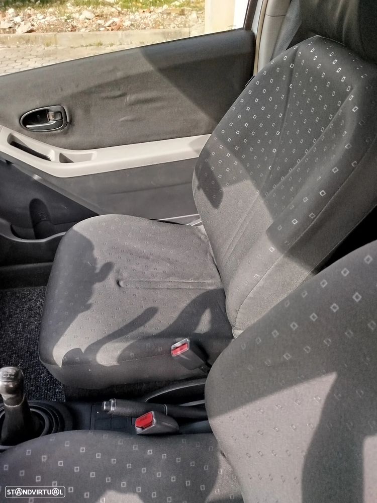 Toyota Yaris(NLP90) - 5