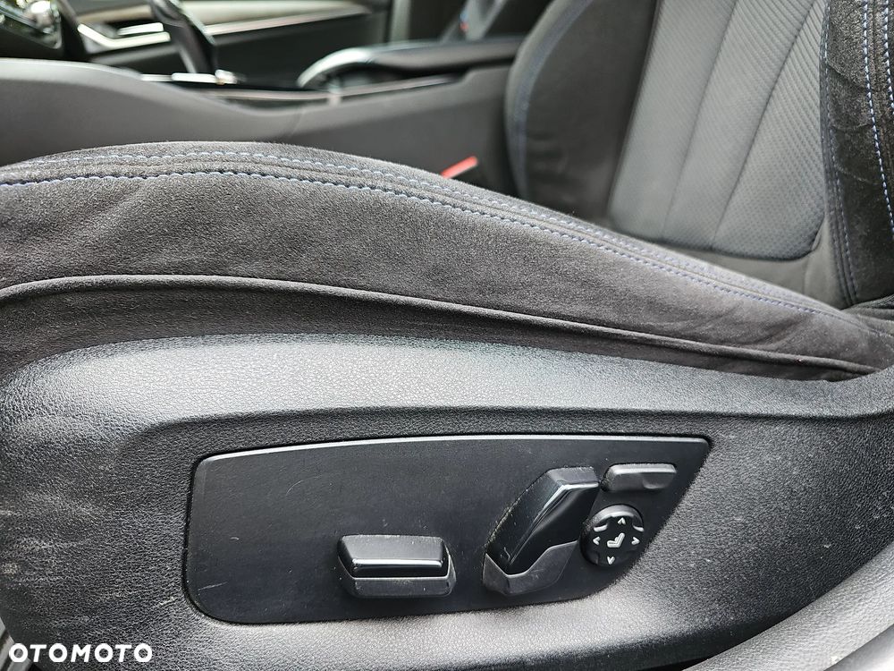 BMW Seria 5 520d M Sport sport - 24