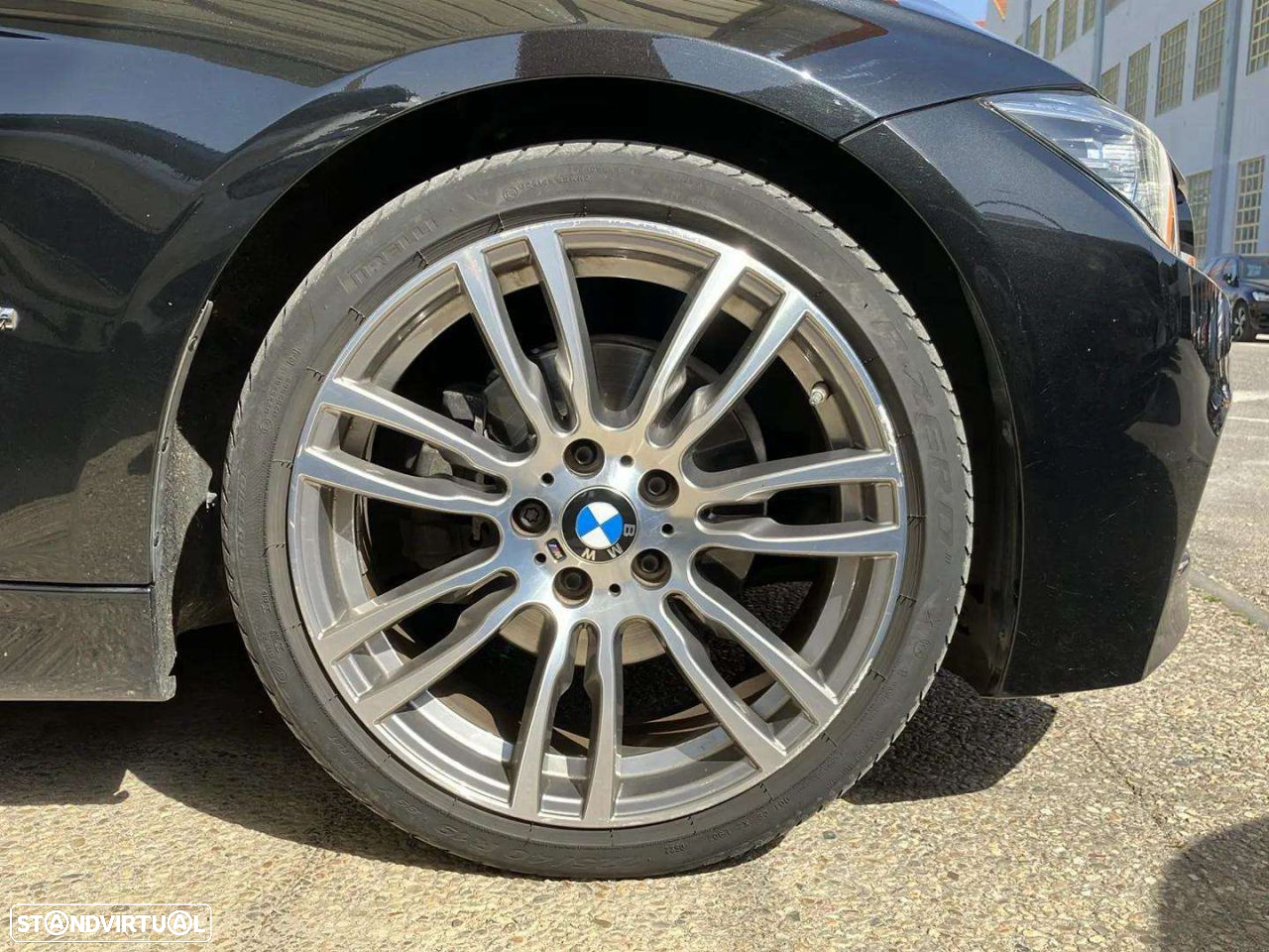 BMW 330 e iPerformance Pack M - 14