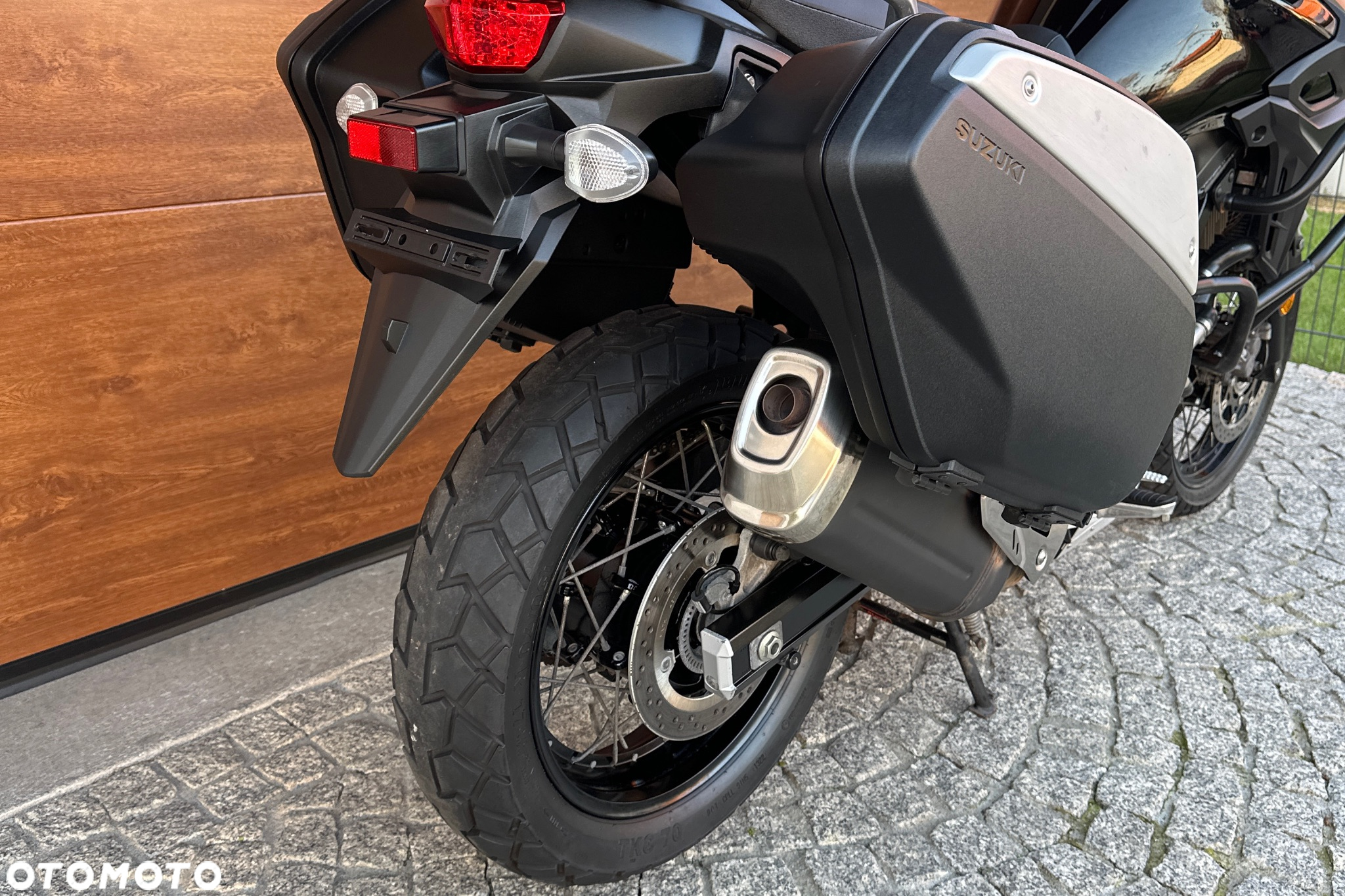 Suzuki DL - 12