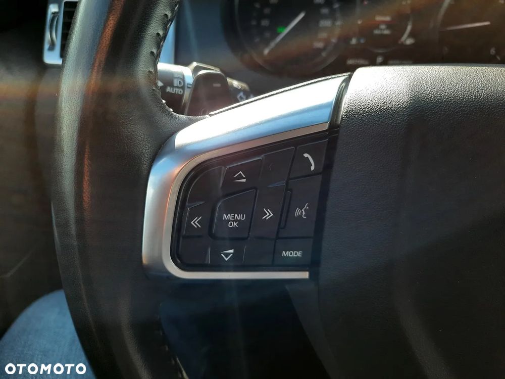 Land Rover Discovery Sport TD4 Sky View - 28
