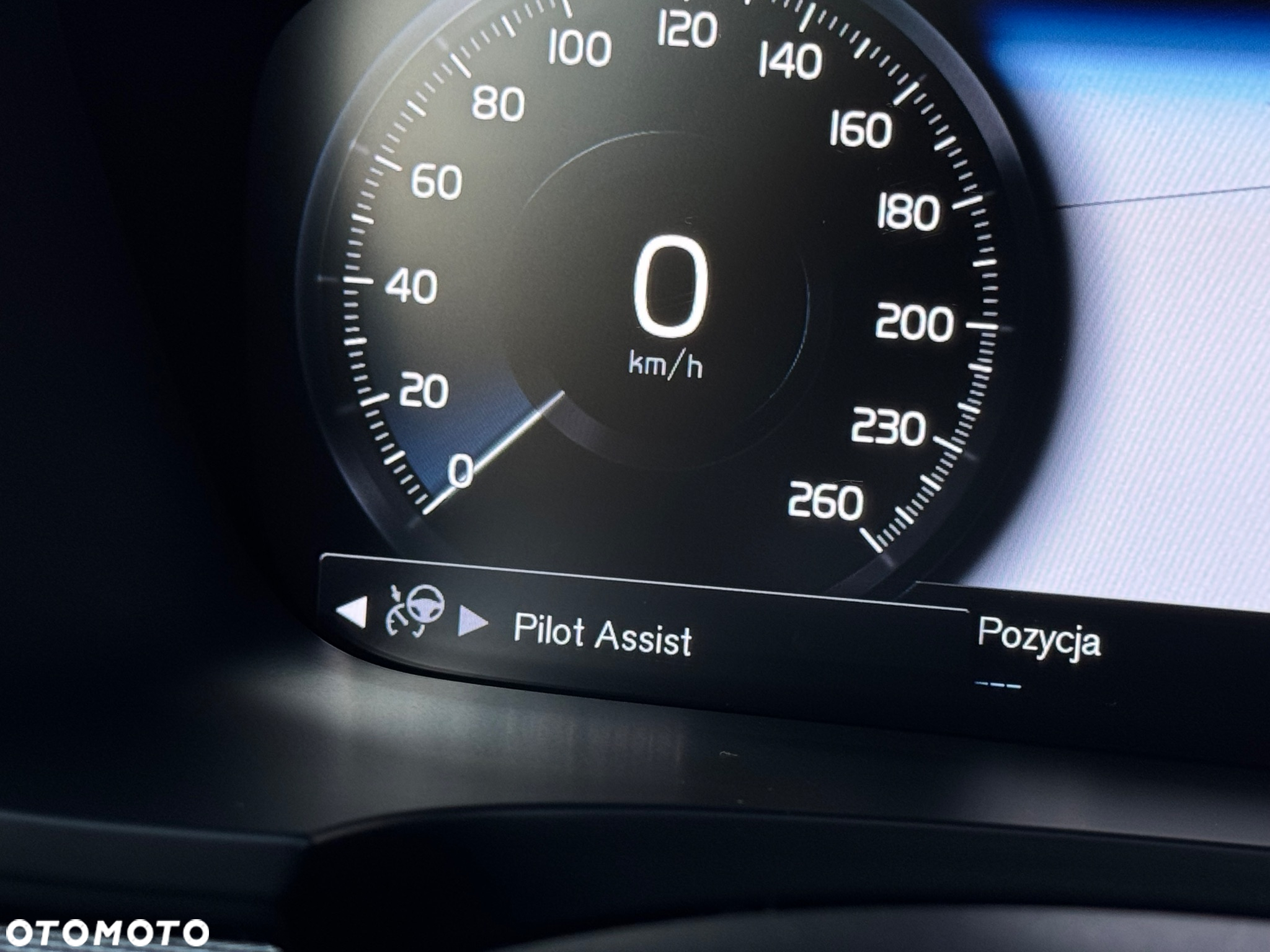 Volvo V90 T8 Twin Engine AWD R Design - 13