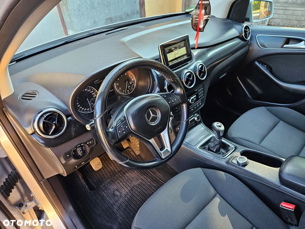 Mercedes-Benz Klasa B 180 (BlueEFFICIENCY) - 9