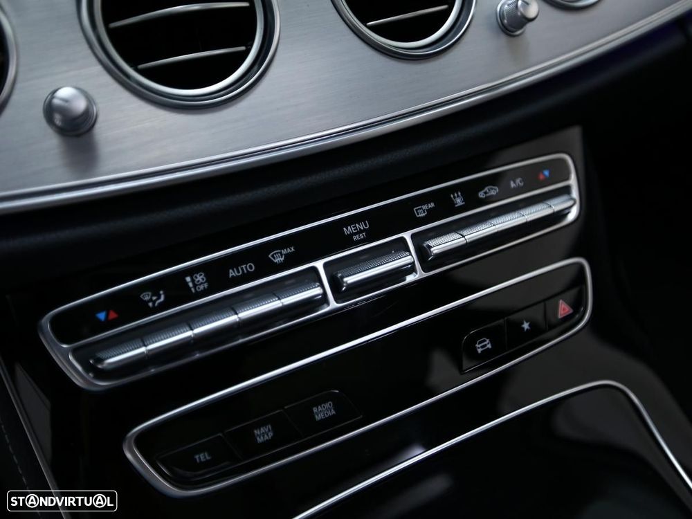 Mercedes-Benz E 300 de Avantgarde 4Matic - 15