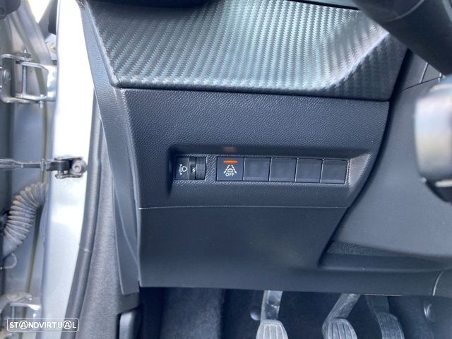 Peugeot 208 1.2 PureTech Allure - 18