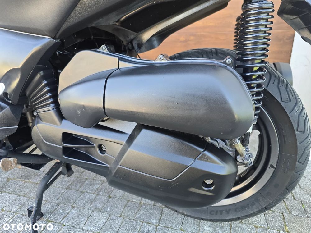 Yamaha X-max - 35