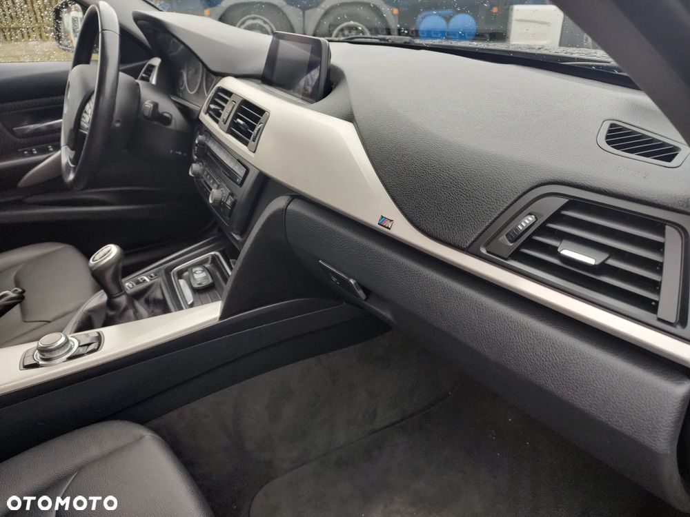 BMW Seria 3 318d Sport Line - 7