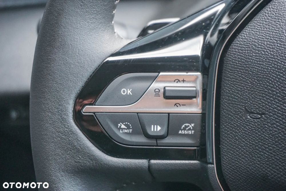 Peugeot 408 1.6 Plug-In Hybrid 225 Allure EAT8 - 12
