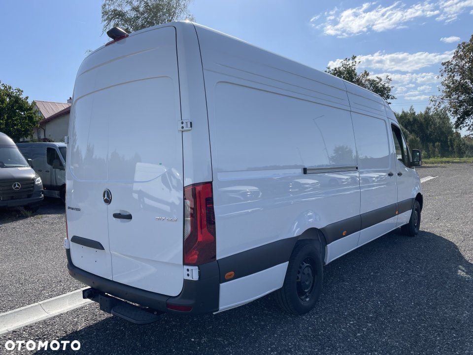 Mercedes-Benz Sprinter - 4