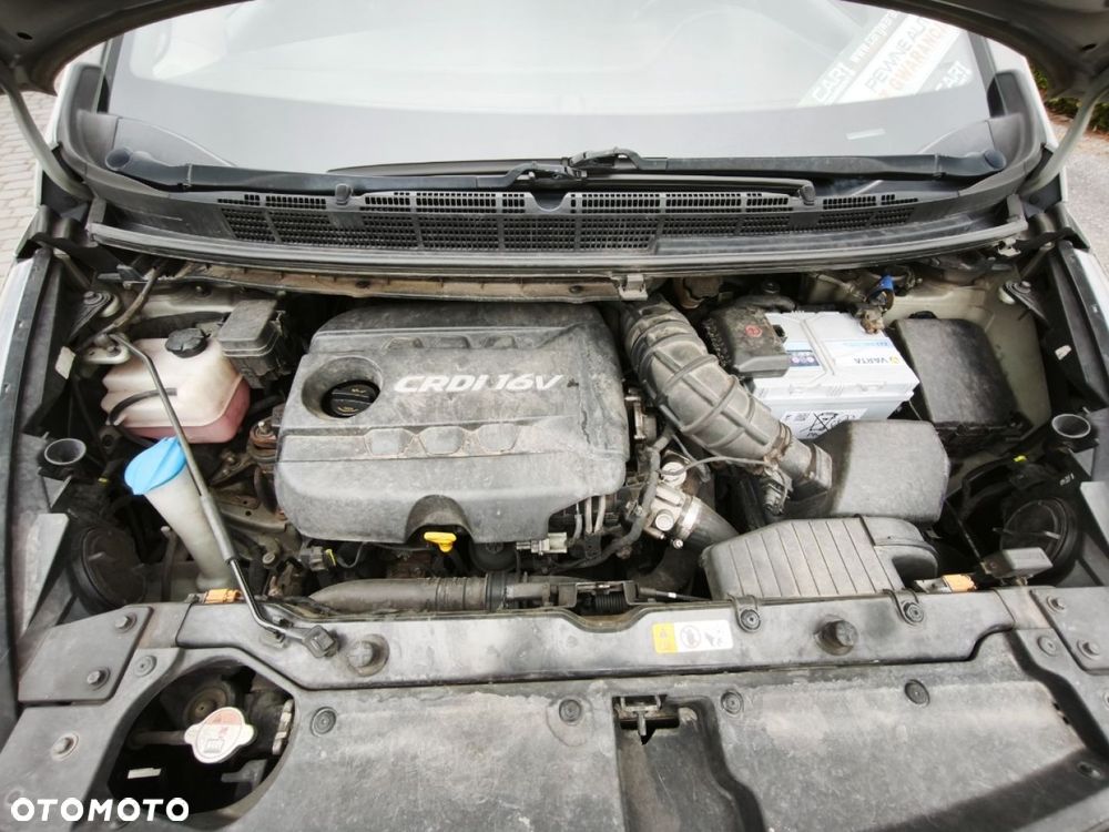 Kia Carens - 19
