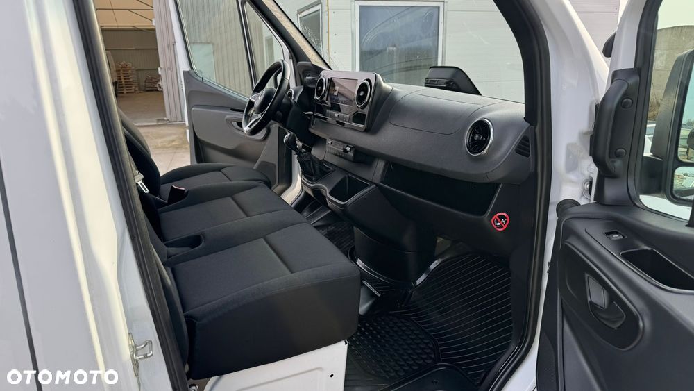 Mercedes-Benz Sprinter Standard PRO 907.233 - 10