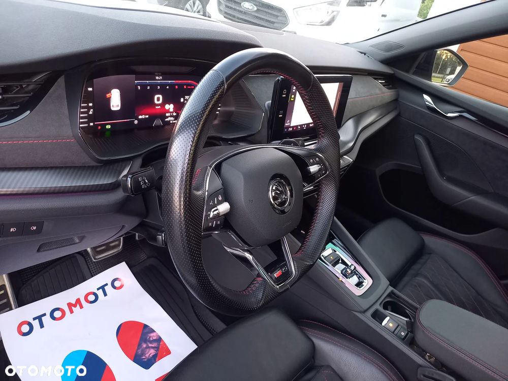 Skoda Octavia 2.0 TDI RS DSG - 32