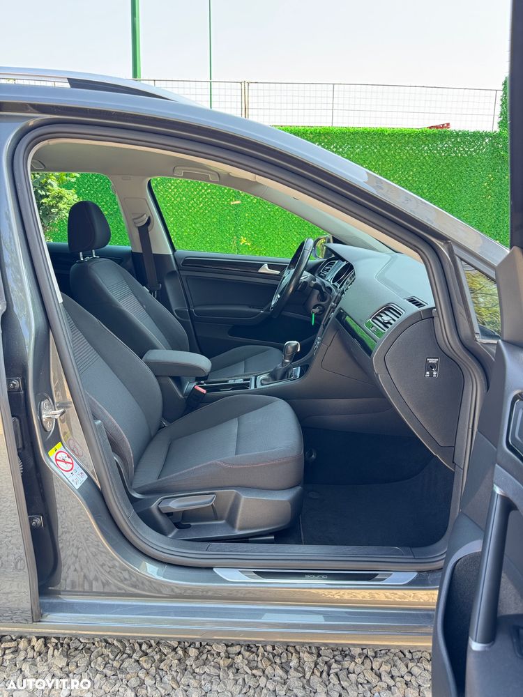 Volkswagen Golf 1.6 TDI DSG Sound - 11
