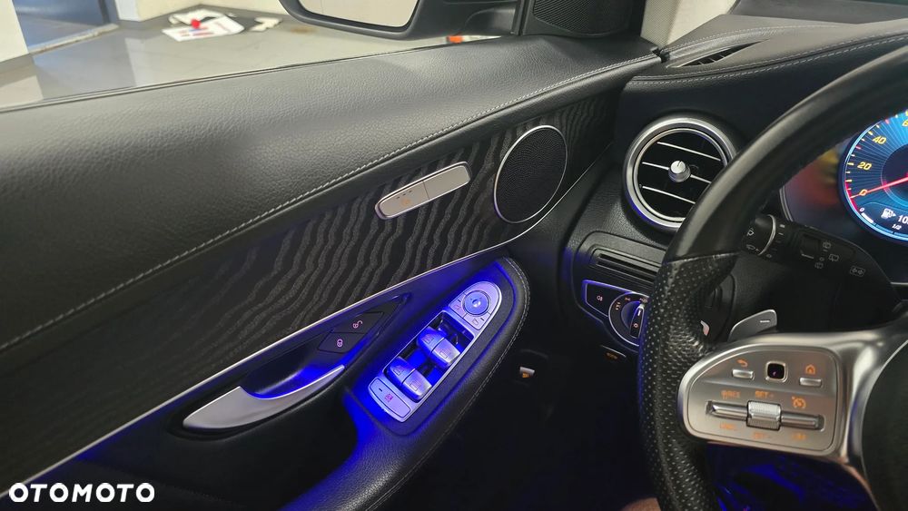 Mercedes-Benz GLC 300 d 4Matic 9G-TRONIC AMG Line Plus - 38