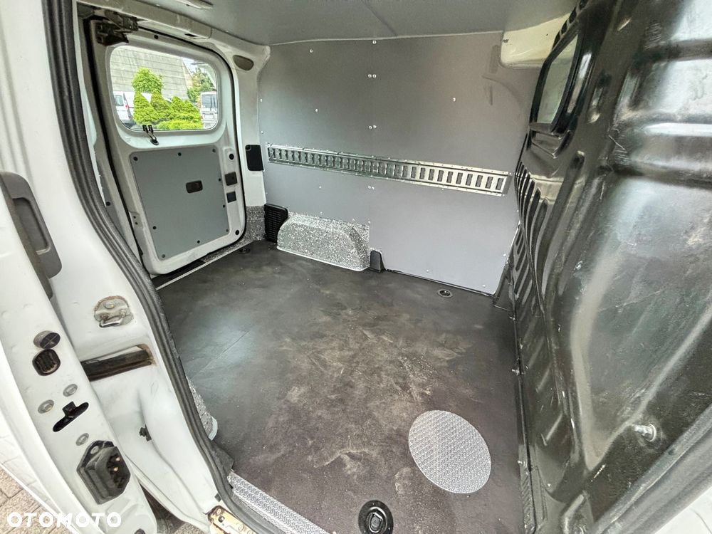Nissan NV200 - 31