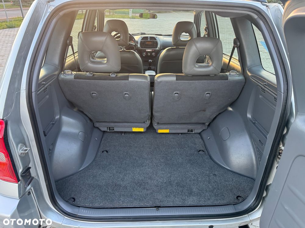 Toyota RAV4 D-4D 4x4 Executive - 17