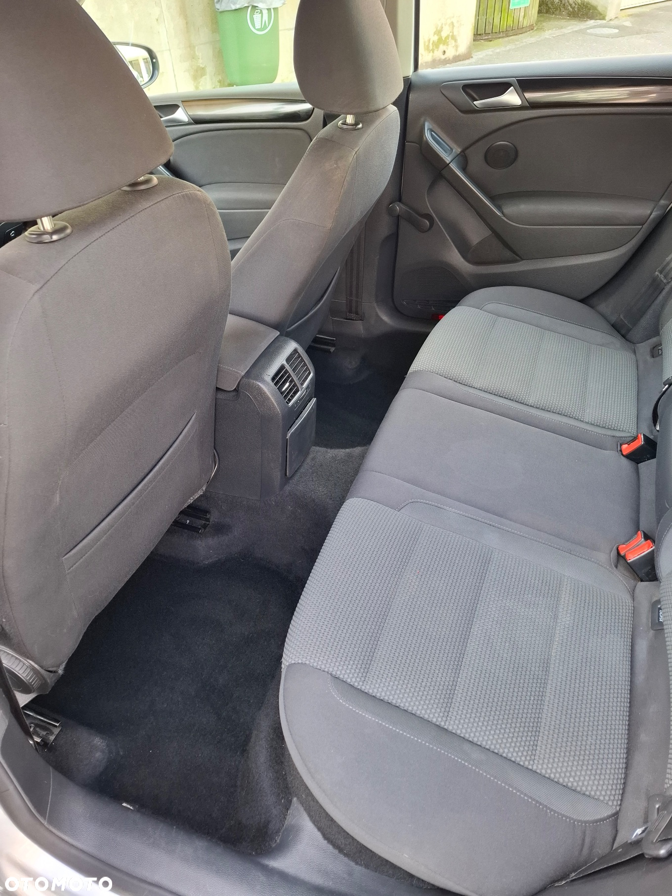Volkswagen Golf VI 1.6 TDI Comfortline - 29