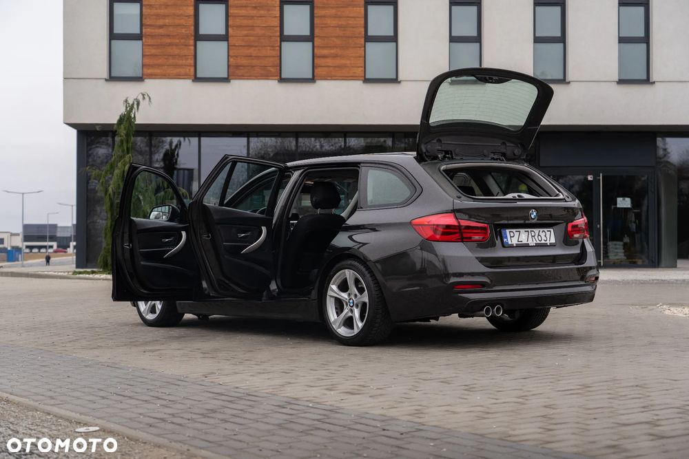 BMW Seria 3 320d - 24